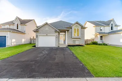 Detached in Brantford