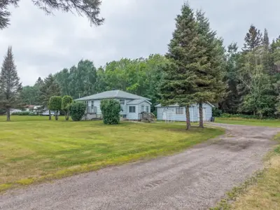 Detached in North Bay