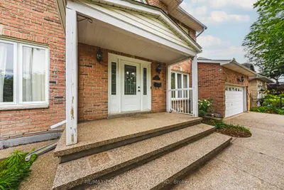 21 Moss Boulevard, Hamilton, On L9h 6s3