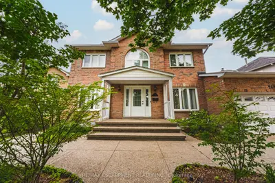 21 Moss Boulevard, Hamilton, On L9h 6s3