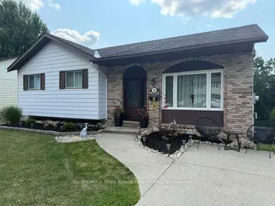 Detached in Owen Sound