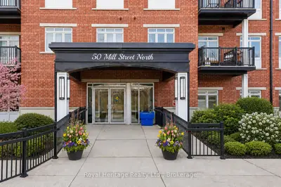 Condo Apartment in Port Hope
