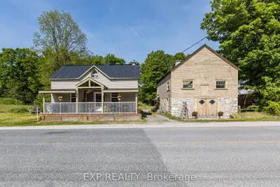 Detached in Lanark Highlands