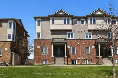 Condo Townhouse in Barrhaven