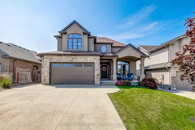 8816 Angie Drive, Niagara Falls, On L2h 0h9