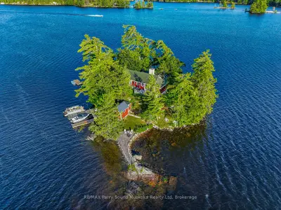 Detached in The Archipelago