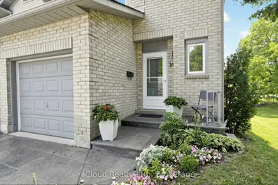 1 Royalwood Court 16, Hamilton, On L8e 4y1