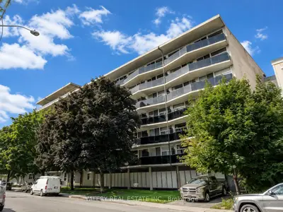 Condo Apartment in West Centre Town