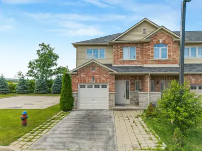 Att/Row/Townhouse in Hamilton