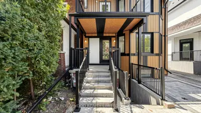 24 Callender Street 3, Toronto, On M6r 2h3