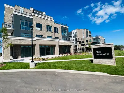 Condo Apartment in Lincoln
