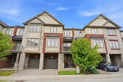 Att/Row/Townhouse in Hamilton