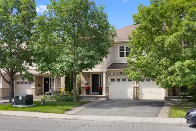 Att/Row/Townhouse in Barrhaven