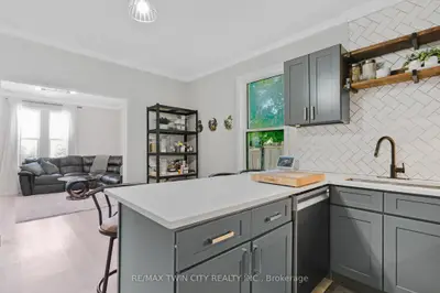 35 Shade Street, Cambridge, On N1r 4j6