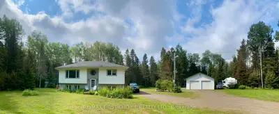 Detached in Thunder Bay