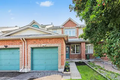 Att/Row/Townhouse in Hunt Club - South Keys and Area