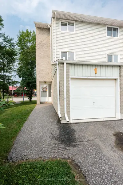 Condo Townhouse in North Bay