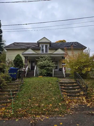 Semi-Detached in Niagara Falls