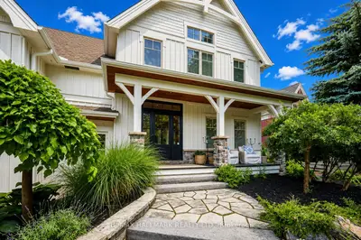 136 Snowbridge Way, Blue Mountains, On L9y 0v1