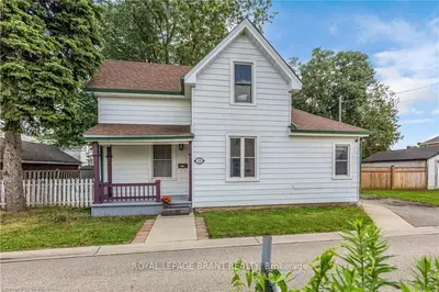 Detached in Brantford