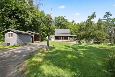 Detached in Gravenhurst