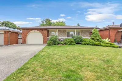 Detached in Brantford