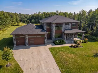 671 Ballycastle Crescent, Blossom Park - Airport And Area, On K1x 0a3
