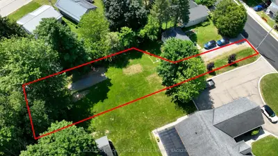 449 Charles Street N, Gananoque, On K7g 1v8