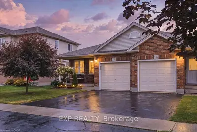 Semi-Detached in Wilmot
