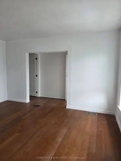 Triplex in Brockville