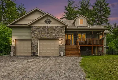 Detached in McNab/Braeside