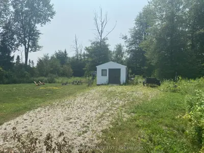 319 Tyendinaga Road, Huron-kinloss, On N2z 2x3