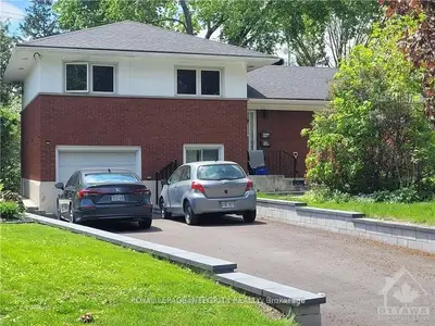 Detached in Britannia Heights - Queensway Terrace N and Area