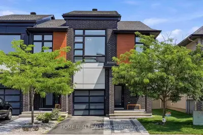 Att/Row/Townhouse in Kanata