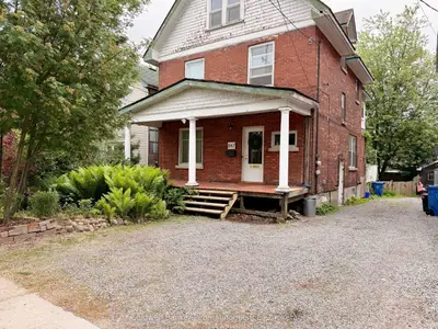 Detached in North Bay