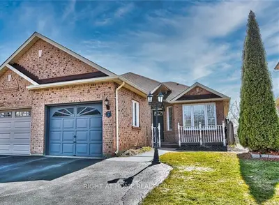 Semi-Detached in Welland