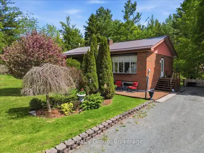 Detached in Marmora and Lake