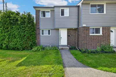 Condo Townhouse in South of Baseline to Knoxdale