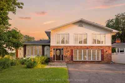 Detached in Cyrville - Carson Grove - Pineview