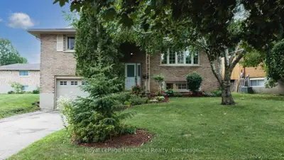 223 Kemp Crescent, Stratford, On N5a 6z5