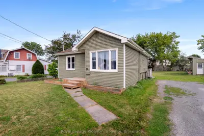Detached in Belleville