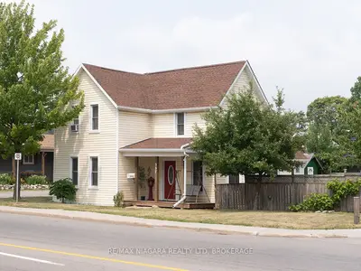 Detached in Port Colborne