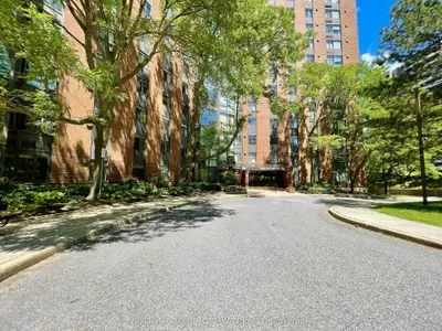 Condo Apartment in Britannia Heights - Queensway Terrace N and Area
