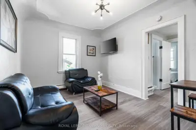 425 Mckenzie Avenue 8, London South, On N6c 1v5