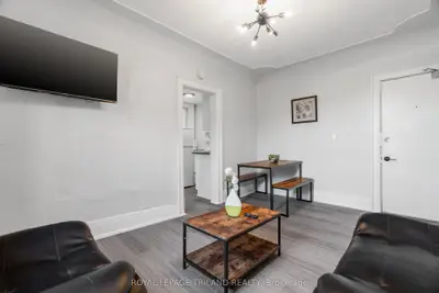 425 Mckenzie Avenue 8, London South, On N6c 1v5
