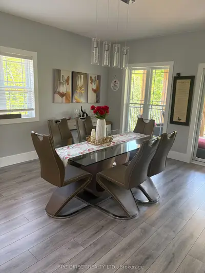 16 Woodstream Drive W, Huntsville, On P1h 0b7