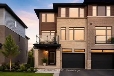 Att/Row/Townhouse in Hamilton