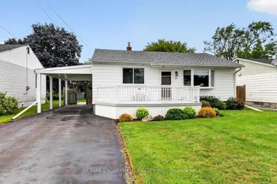 23 Lakeview Avenue, Grimsby, On L3m 3l9