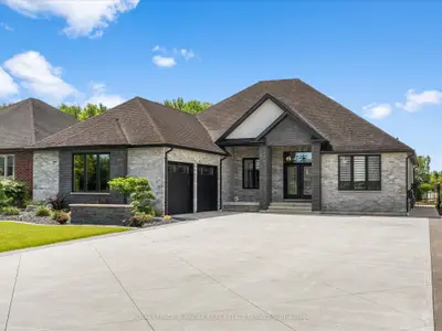 Detached in Windsor