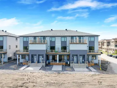 Condo Townhouse in Barrhaven